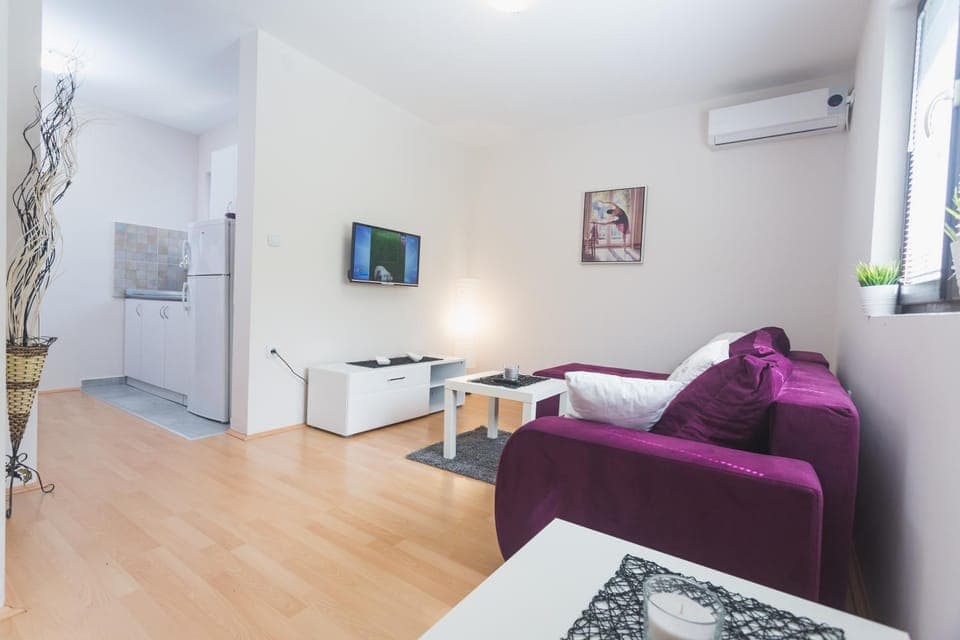 Living room, Photo of the whole room, Seating area