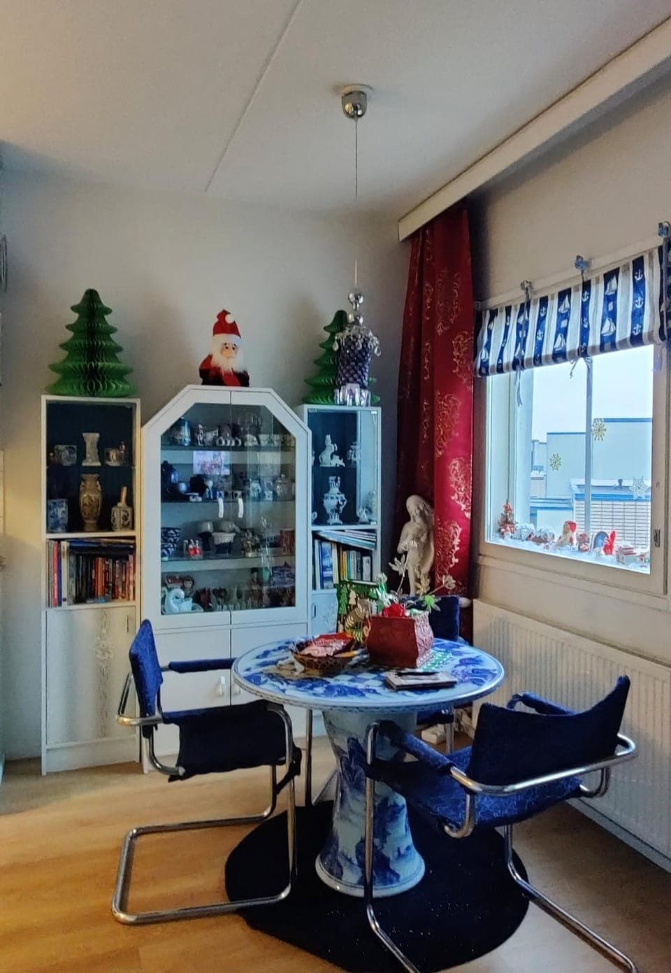 Day, Winter, Food and drinks, Dining area, Seasons