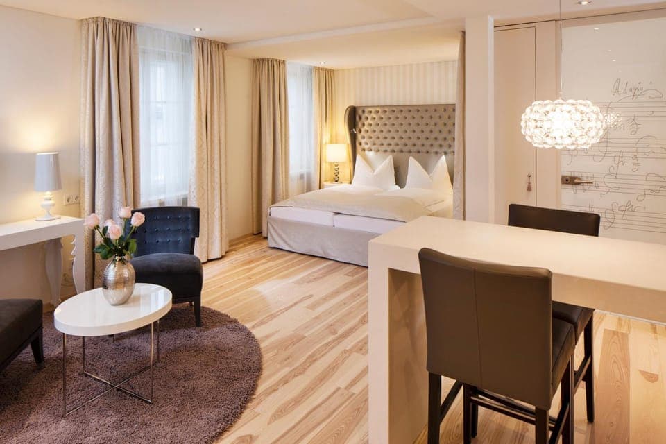 Living room, Seating area, Dining area, Bedroom