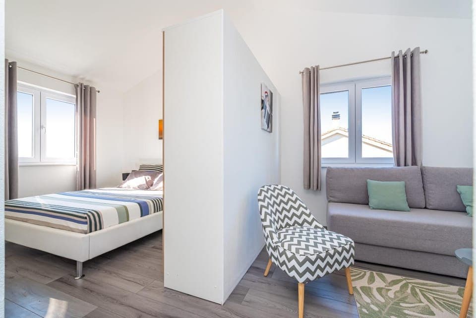 Bed, Photo of the whole room