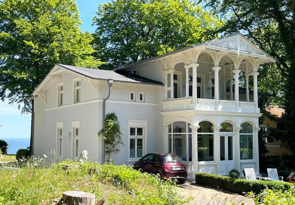 Property building, Garden, View (from property/room), Garden view, Sea view