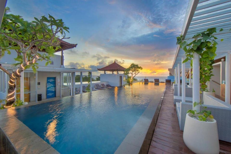 Restaurant/places to eat, Swimming pool