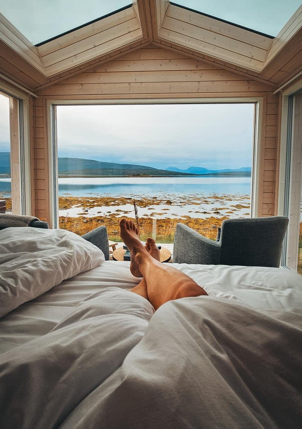 Bed, Natural landscape, Photo of the whole room, Sea view