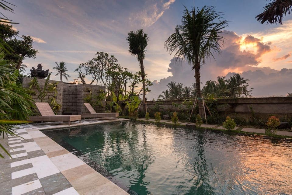 Property building, Natural landscape, On site, Pool view, Swimming pool