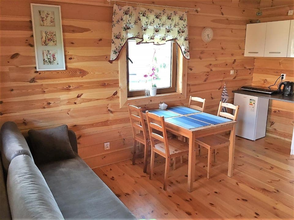 Photo of the whole room, Dining area