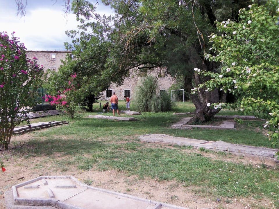 Minigolf, On site, Pool view, Entertainment