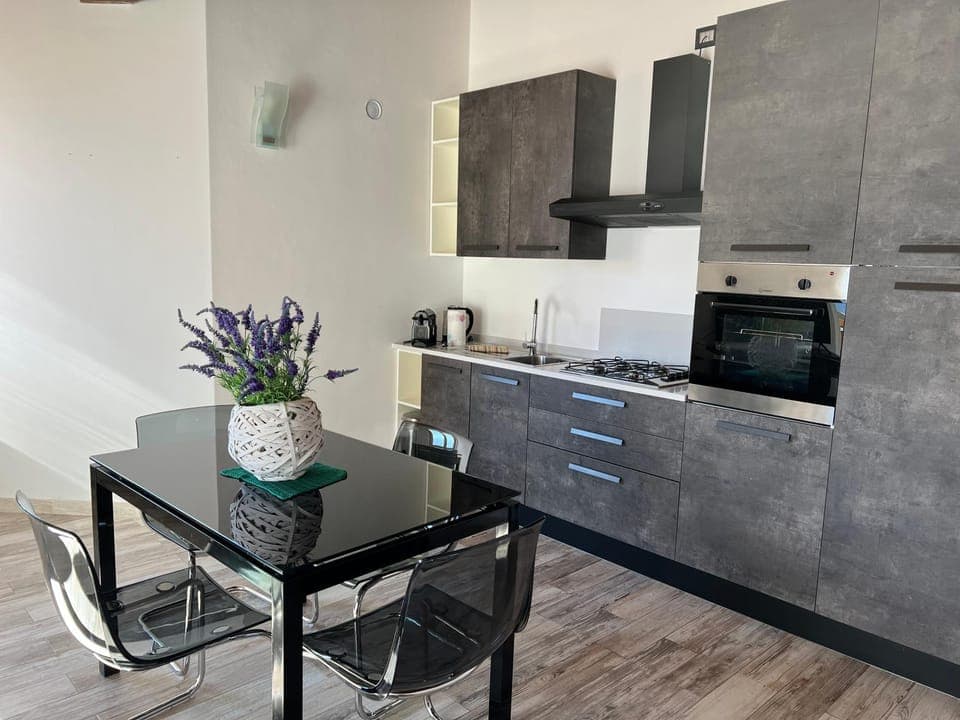 Kitchen or kitchenette, Dining area, dishwasher, pet friendly, stove