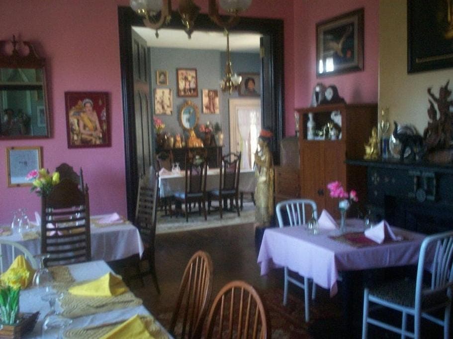 Restaurant/places to eat, Dining area
