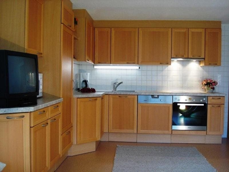 TV and multimedia, Kitchen or kitchenette, dishwasher, stove