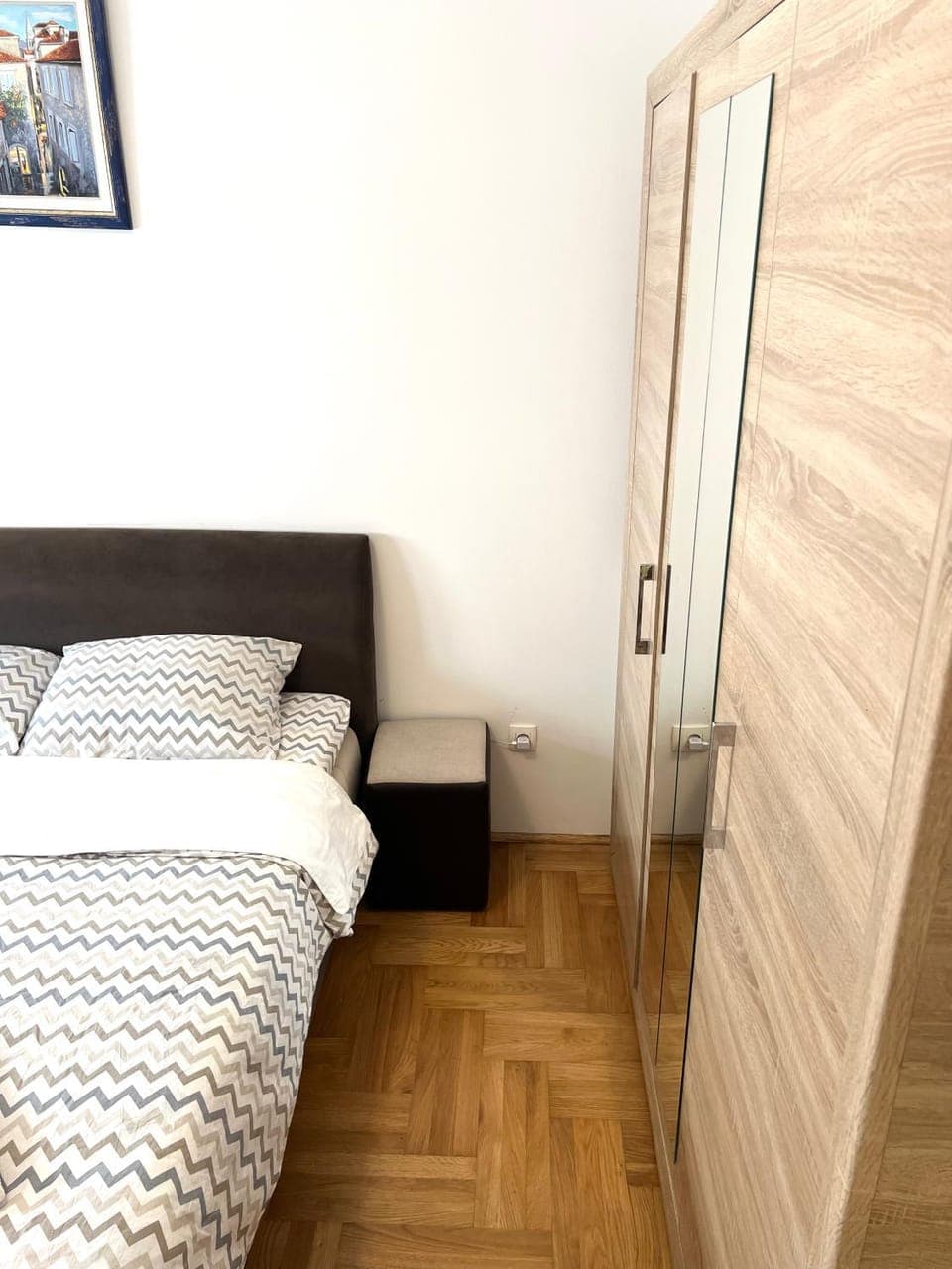 Bed, Photo of the whole room, wardrobe