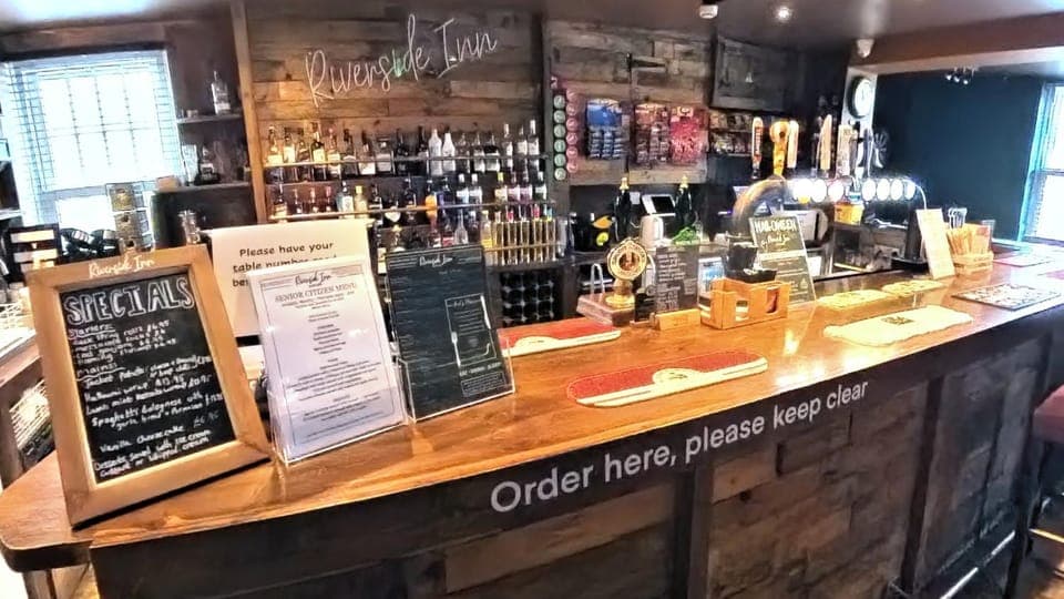 Coffee/tea facilities, Lounge or bar, Food and drinks