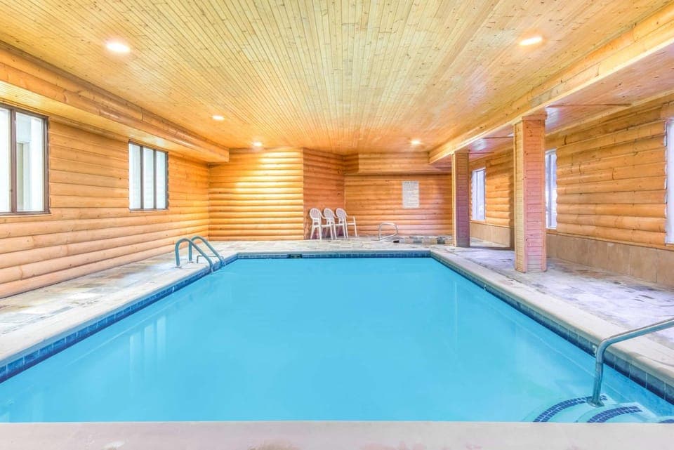 On site, Pool view, Swimming pool, Swimming pool