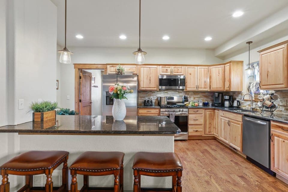 Coffee/tea facilities, Kitchen or kitchenette, Dining area