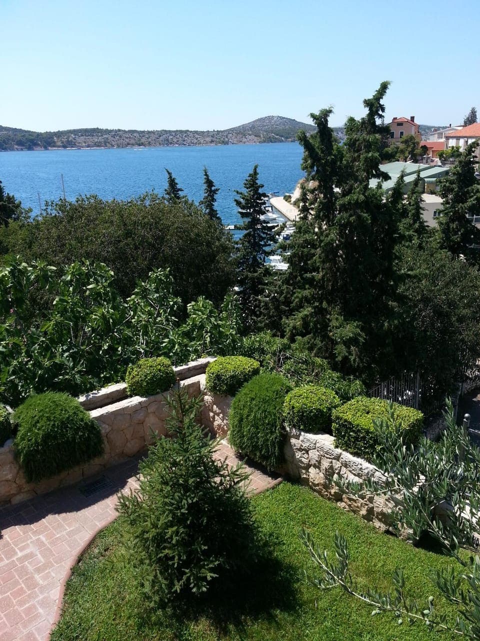 Garden, Sea view