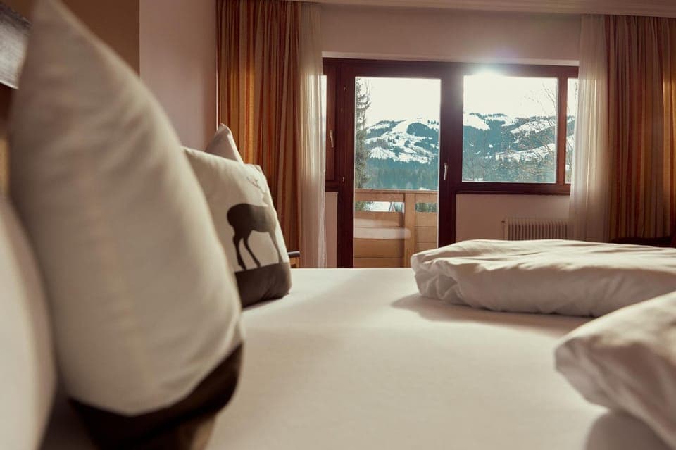 Bed, Natural landscape, Photo of the whole room, Bedroom, Mountain view, towels