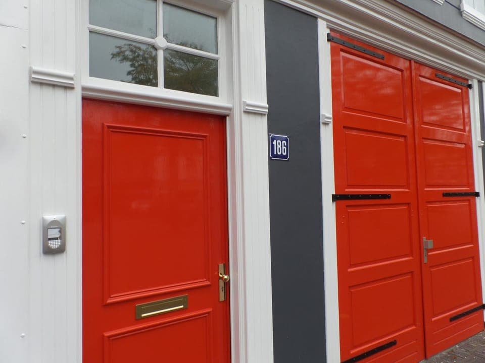 Property building, Facade/entrance