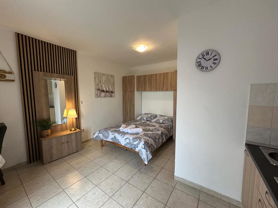 Bed, Kitchen or kitchenette, Photo of the whole room, Bedroom