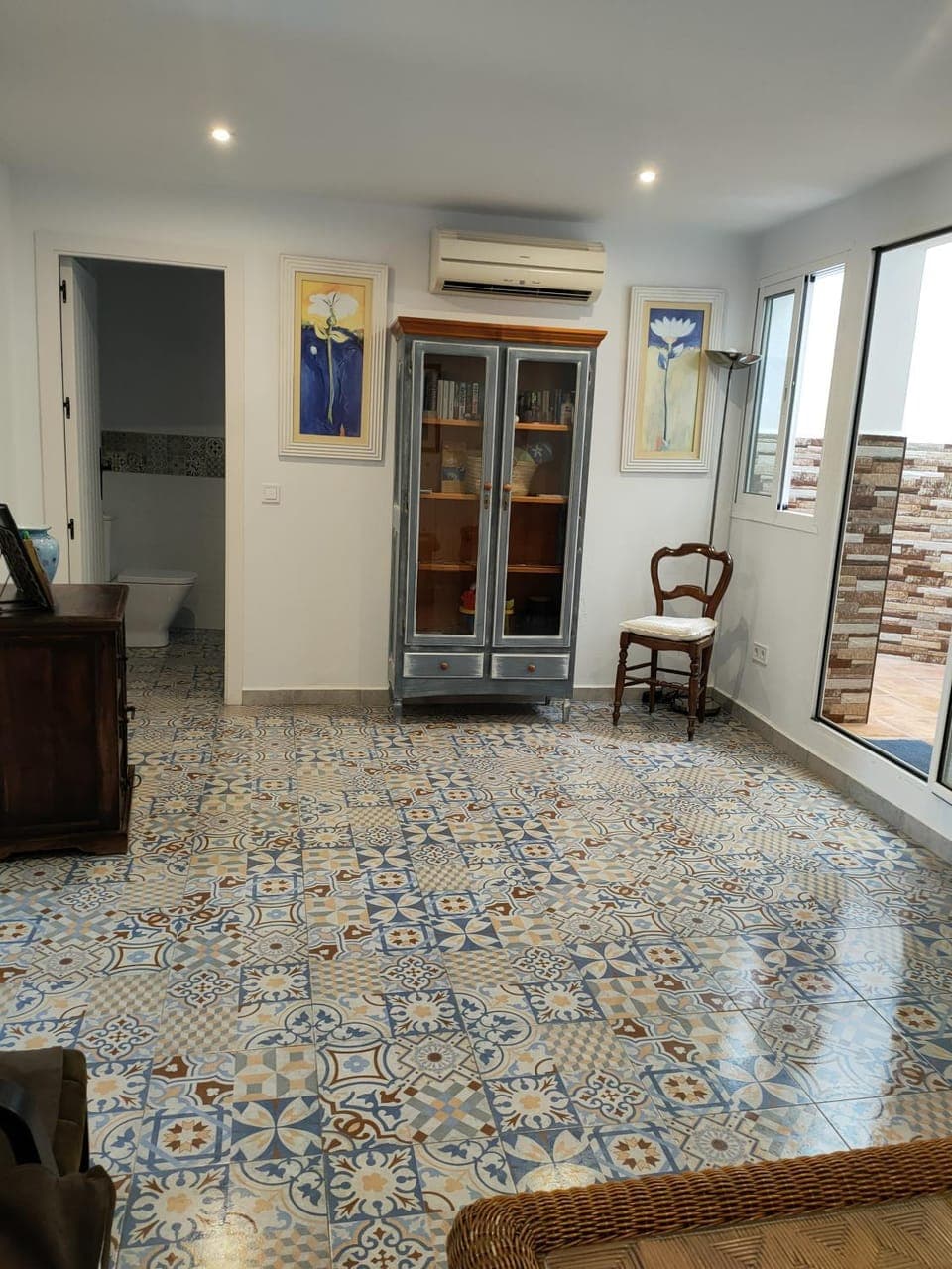 Communal lounge/ TV room