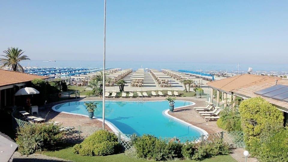 Property building, Patio, Facade/entrance, Bird's eye view, BBQ facilities, Billiard, Bowling, Casino, Darts, Fishing, Garden, Karaoke, Library, Library, Nightclub / DJ, On-site shops, Bathroom, View (from property/room), Balcony/Terrace, Balcony/Terrace, Living room, Lobby or reception, Fitness centre/facilities, Seating area, Floor plan, Dining area, Beach, Aqua park, Diving, Evening entertainment, Bedroom, Communal kitchen, Pool view, Sea view, Street view