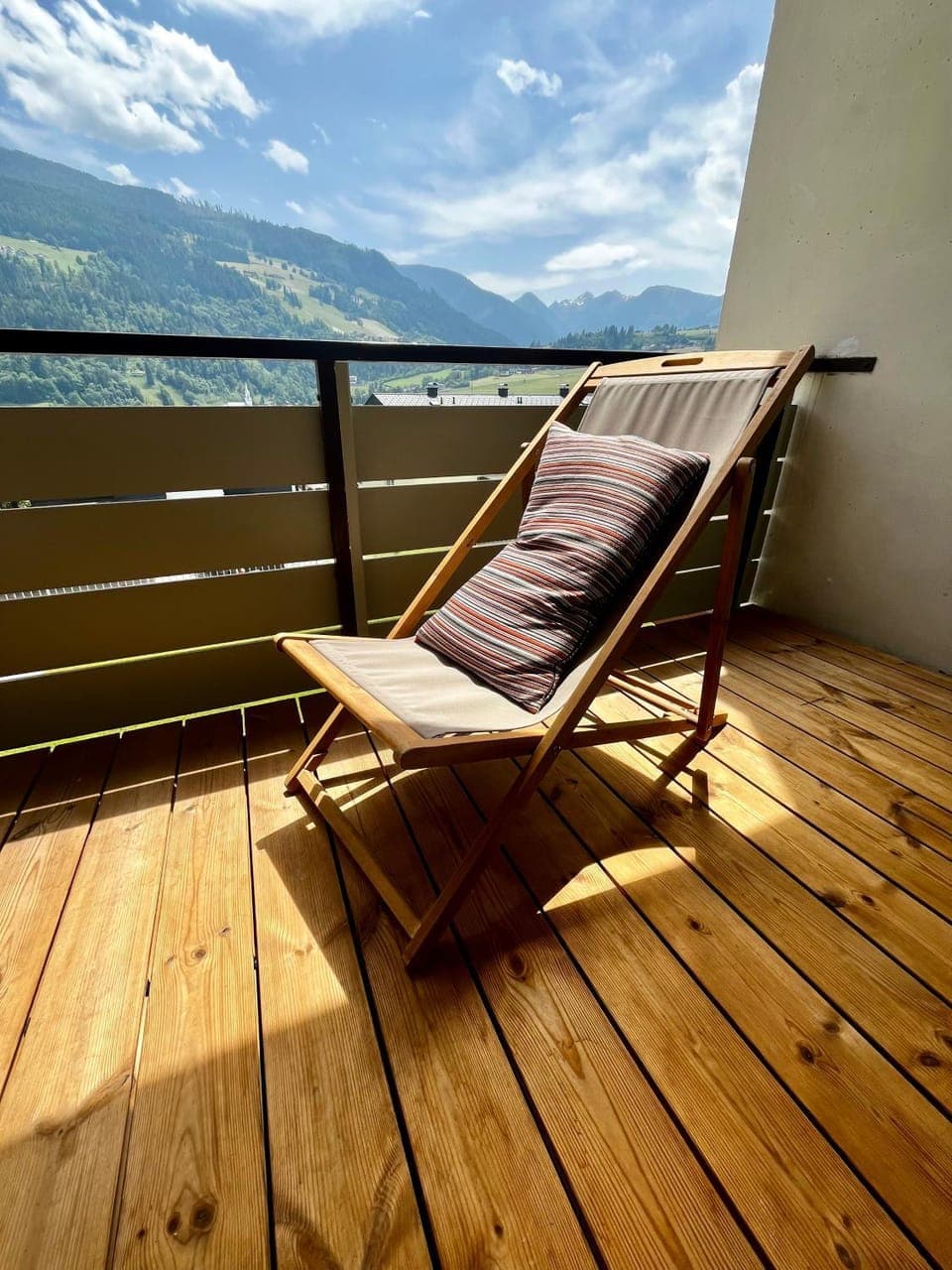 Balcony/Terrace, Mountain view