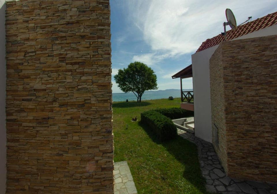 Facade/entrance, Garden, Sea view