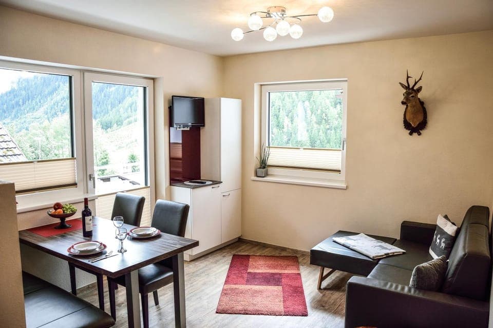 Living room, Seating area, Dining area