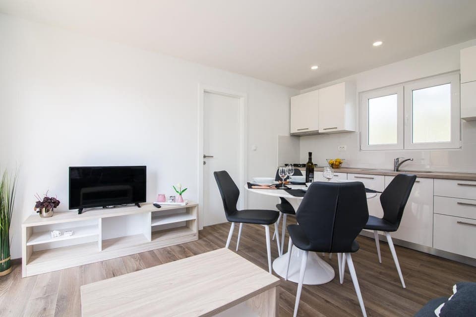 Communal lounge/ TV room, Communal kitchen