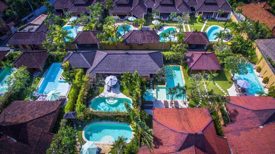 Property building, Day, Neighbourhood, Bird's eye view, Garden, Swimming pool, Swimming pool