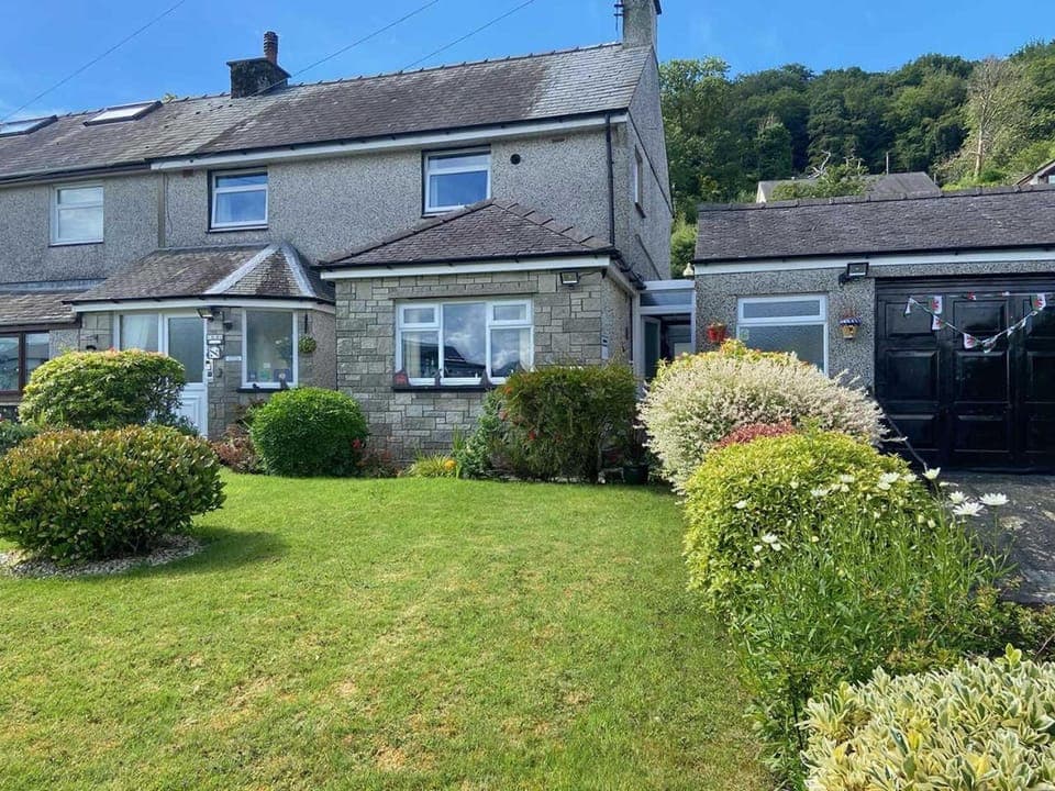 Property building, Garden, Garden view