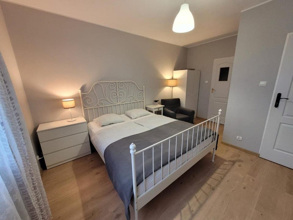 Bed, Photo of the whole room, Bedroom, wardrobe