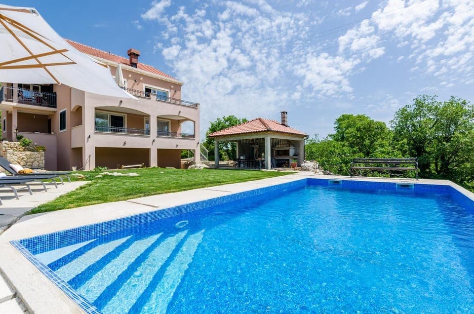 Property building, Day, Garden view, Pool view, Swimming pool