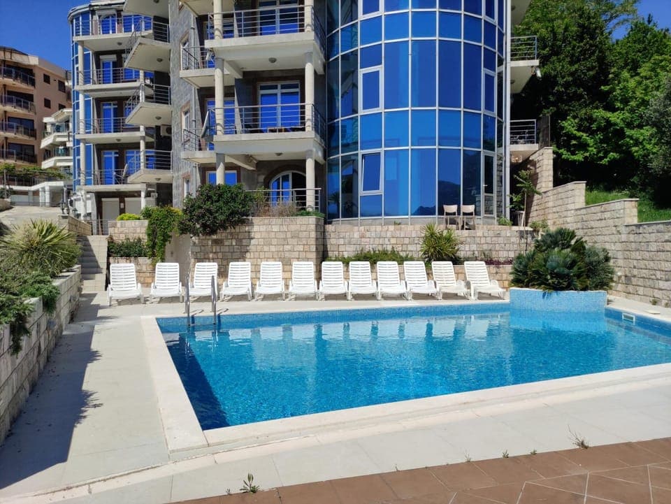 Property building, Pool view, Swimming pool, sunbed