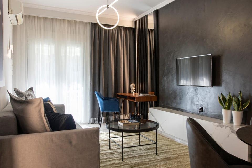 TV and multimedia, Living room, Seating area, locker