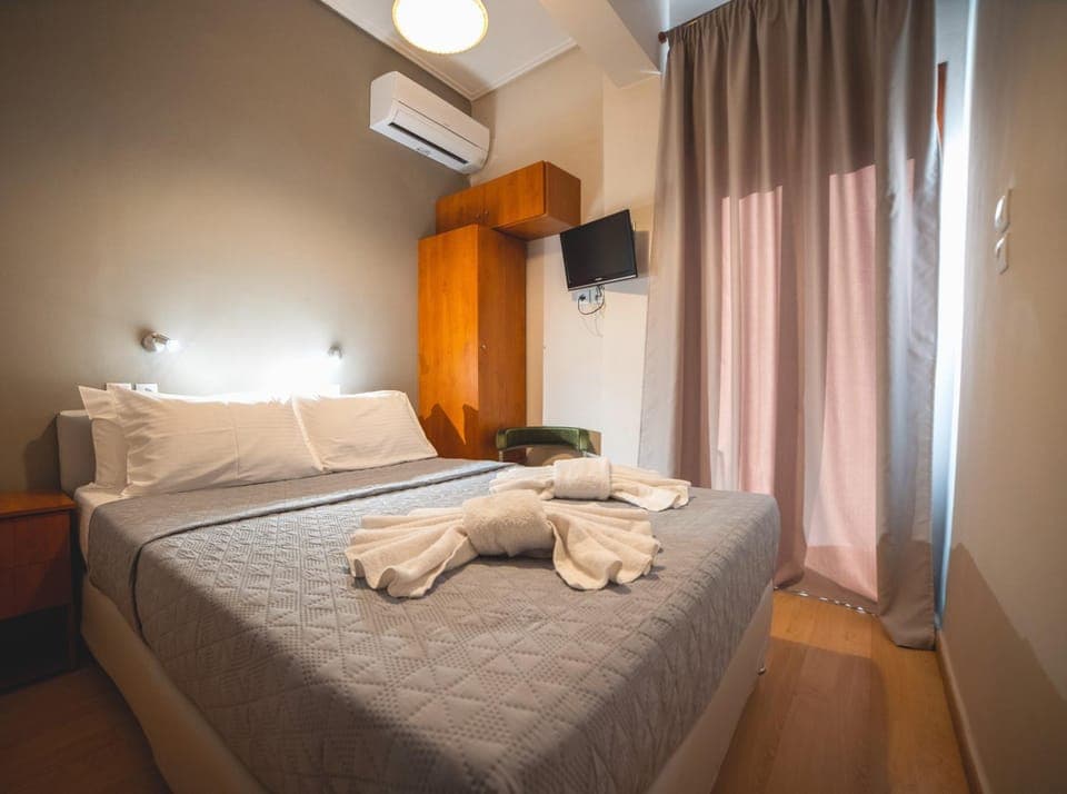 Bedroom, air conditioner