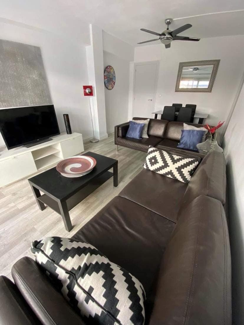 Communal lounge/ TV room