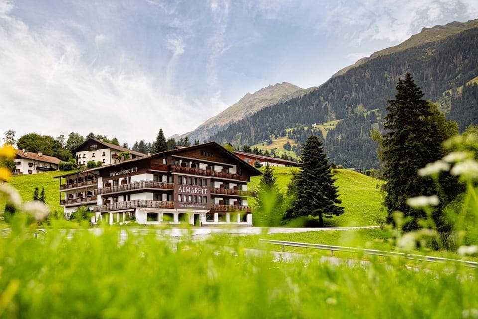 Property building, Day, Natural landscape, Mountain view