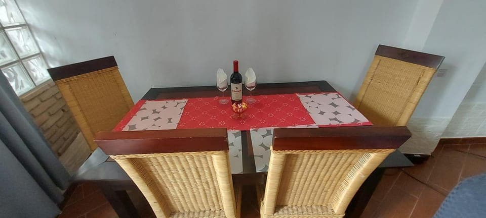 Food and drinks, Dining area, Drinks, Alcoholic drinks