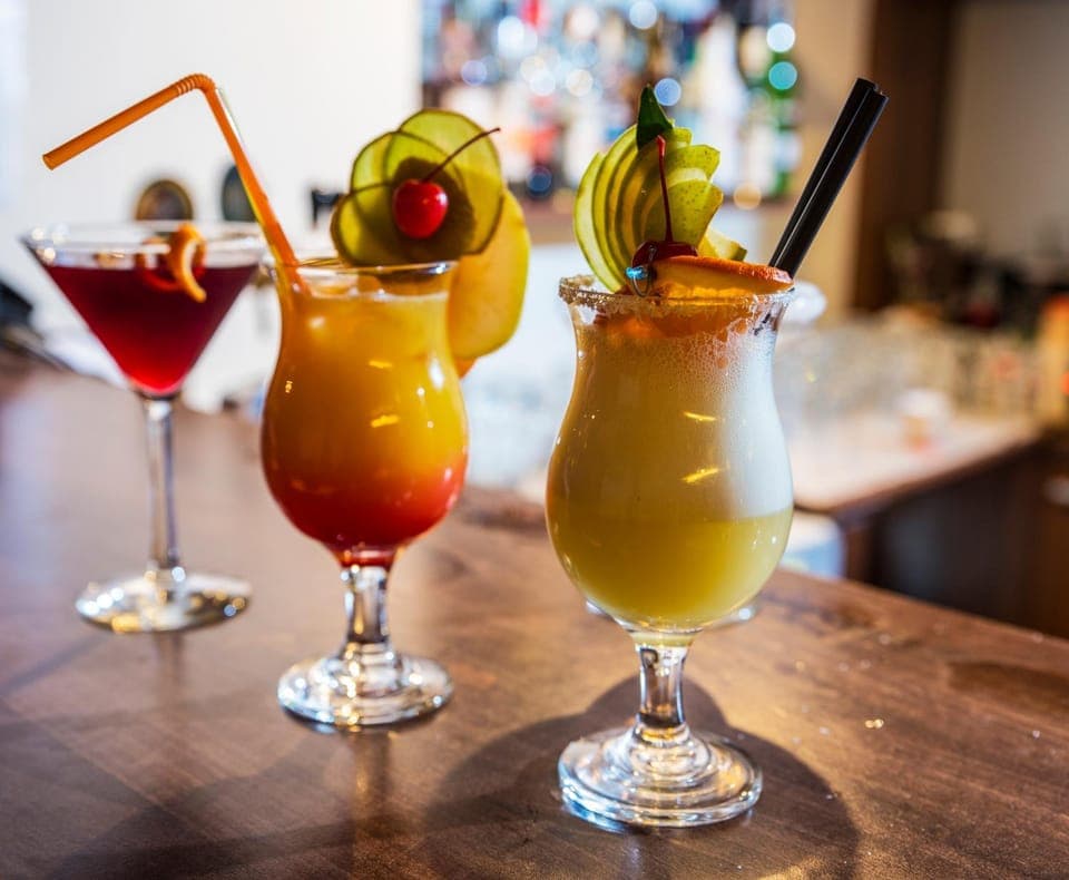 Lobby or reception, Alcoholic drinks, Non alcoholic drinks