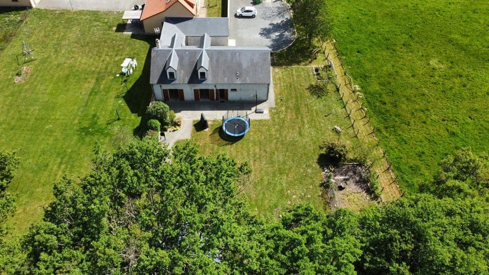 Property building, Natural landscape, Bird's eye view, Garden, Garden view