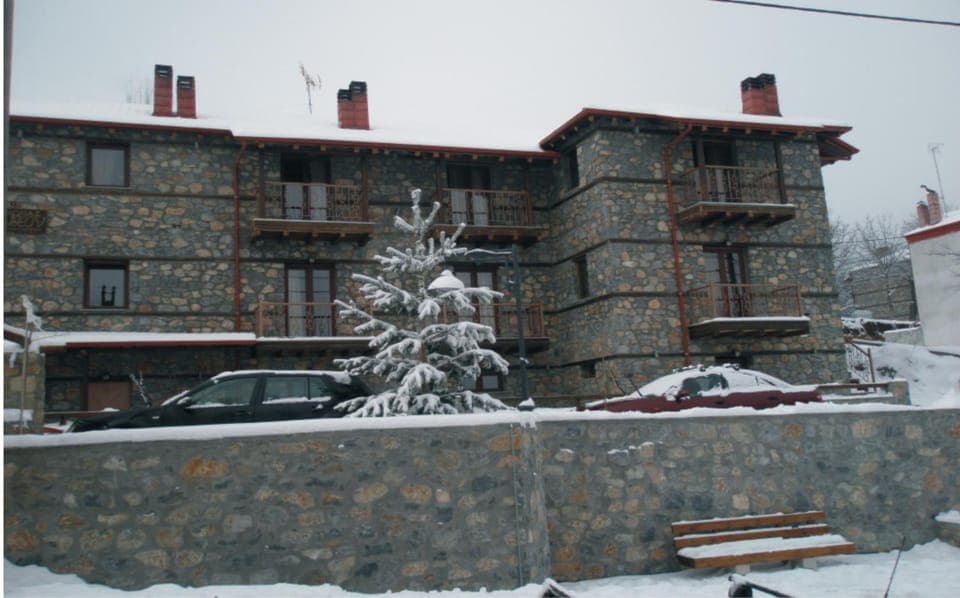 Property building, Facade/entrance, Neighbourhood, Natural landscape, Business facilities, Decorative detail