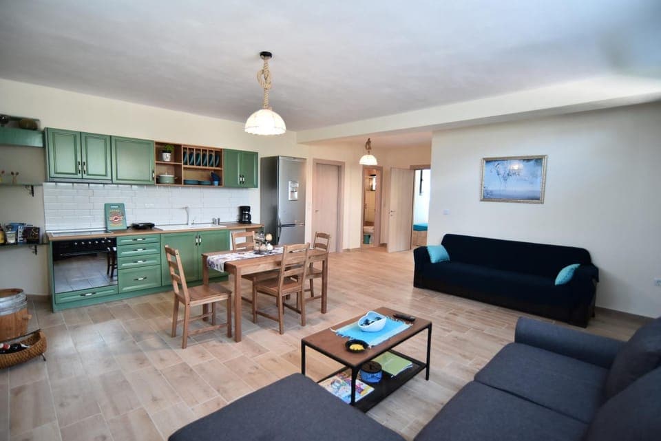 Kitchen or kitchenette, Living room, Seating area