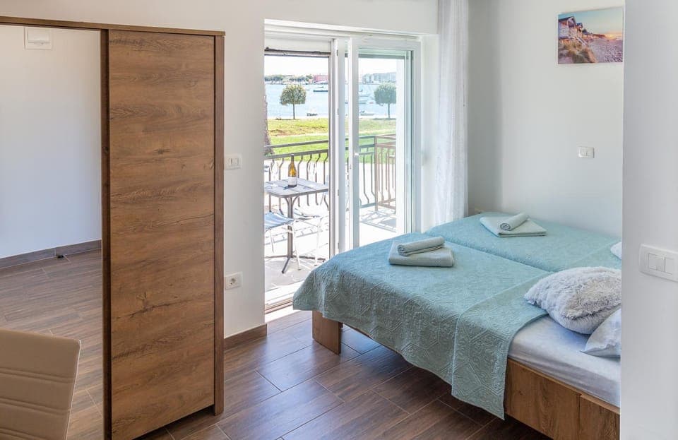 Bed, Photo of the whole room, Bedroom, Sea view