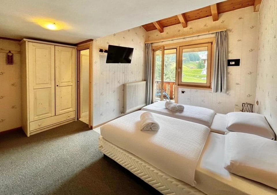 Bed, Photo of the whole room, Bedroom, towels, wardrobe