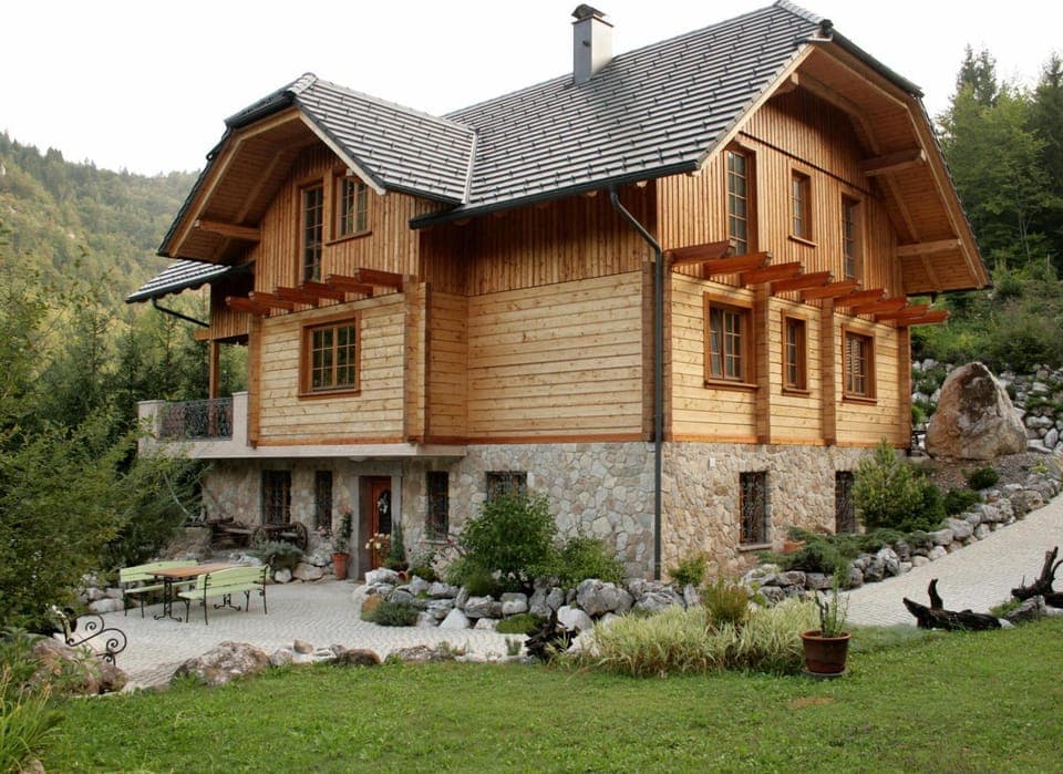 Property building, Spring, Day, Natural landscape, Garden, Garden view