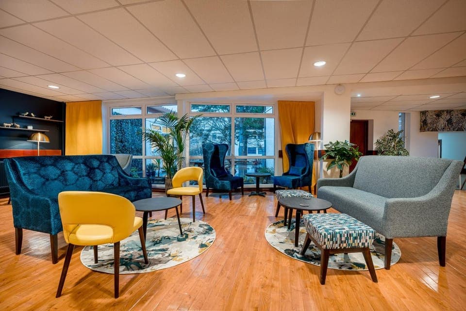 Communal lounge/ TV room, Lobby or reception, Lounge or bar