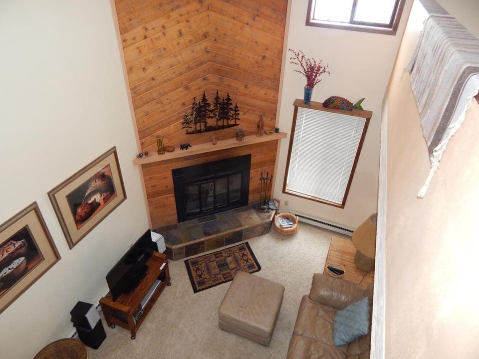 TV and multimedia, Living room, fireplace, furniture, heating