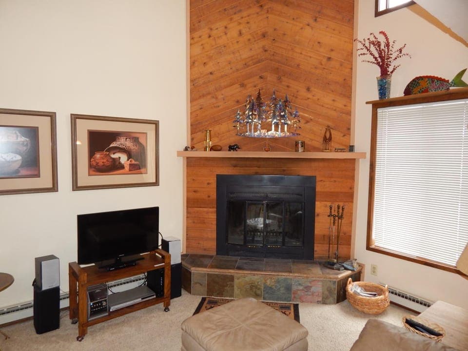 TV and multimedia, Living room, fireplace, furniture