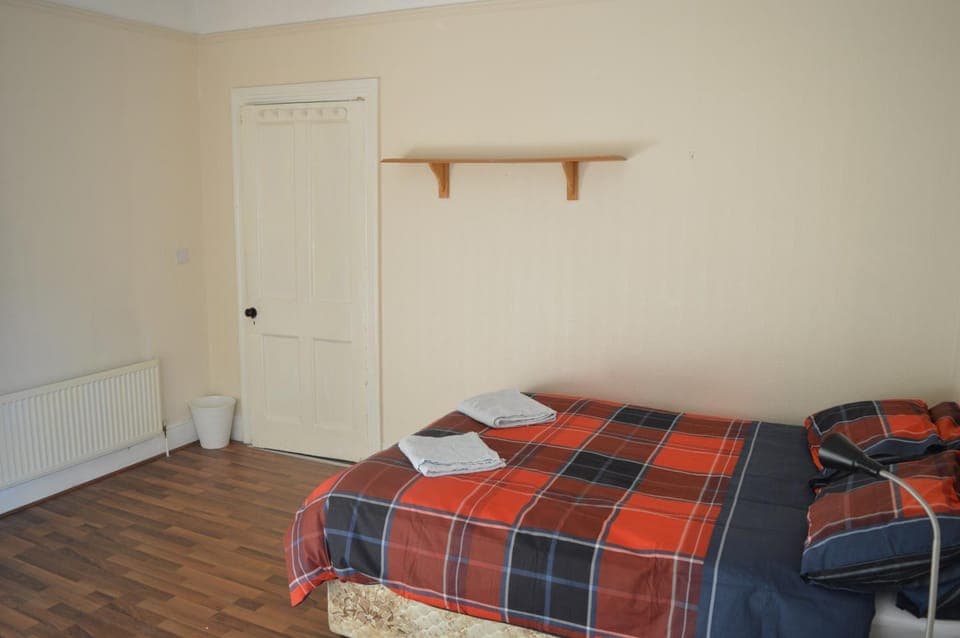 Bed, Decorative detail, Bedroom