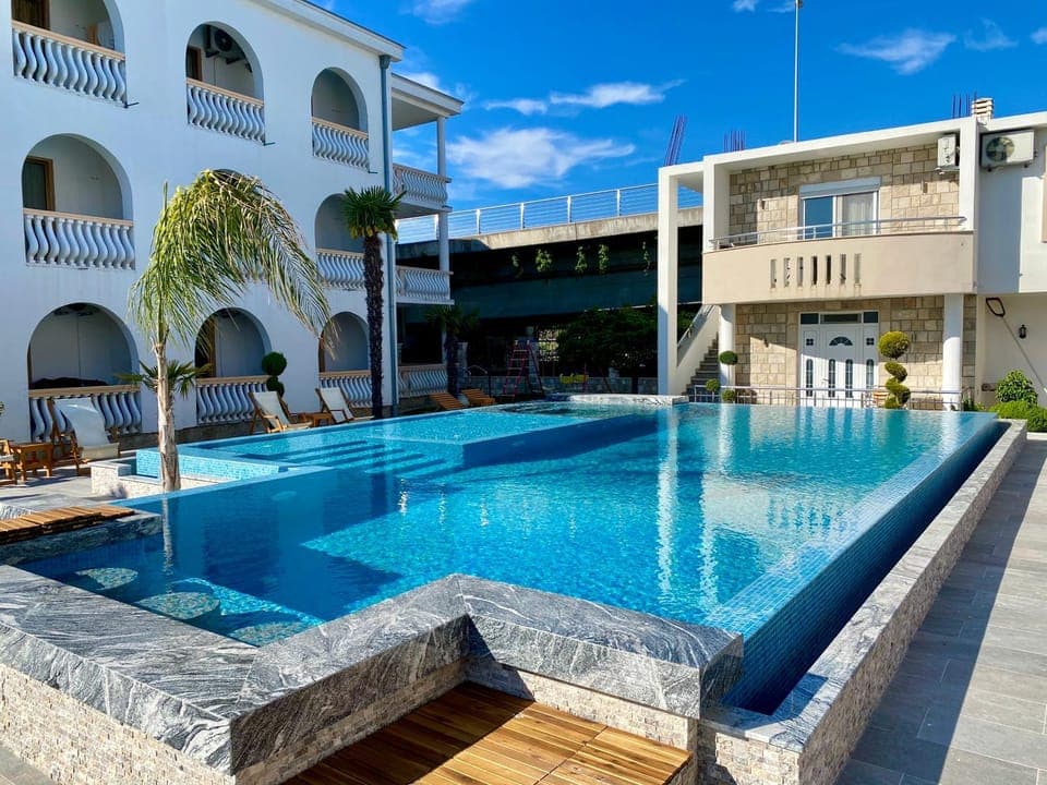 Property building, Swimming pool