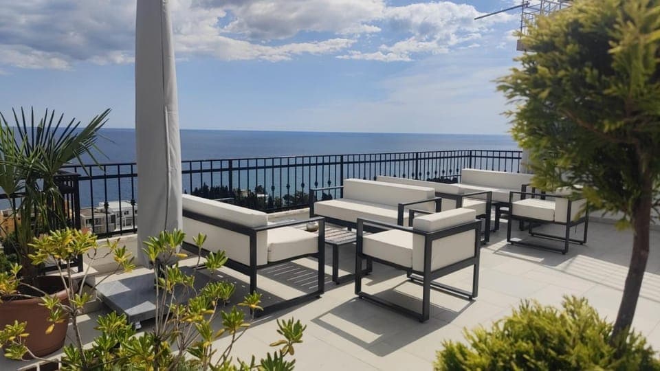 View (from property/room), Balcony/Terrace, Seating area, Sea view